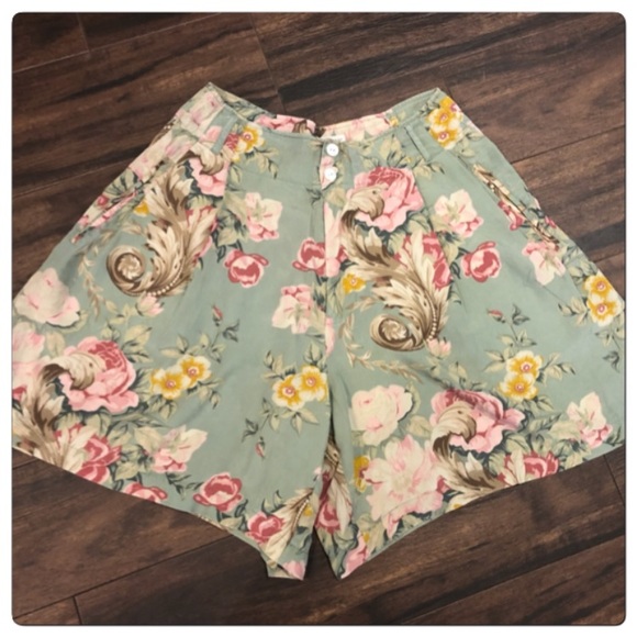 Vtg Banana Republic Floral high waisted shorts - Picture 2 of 5